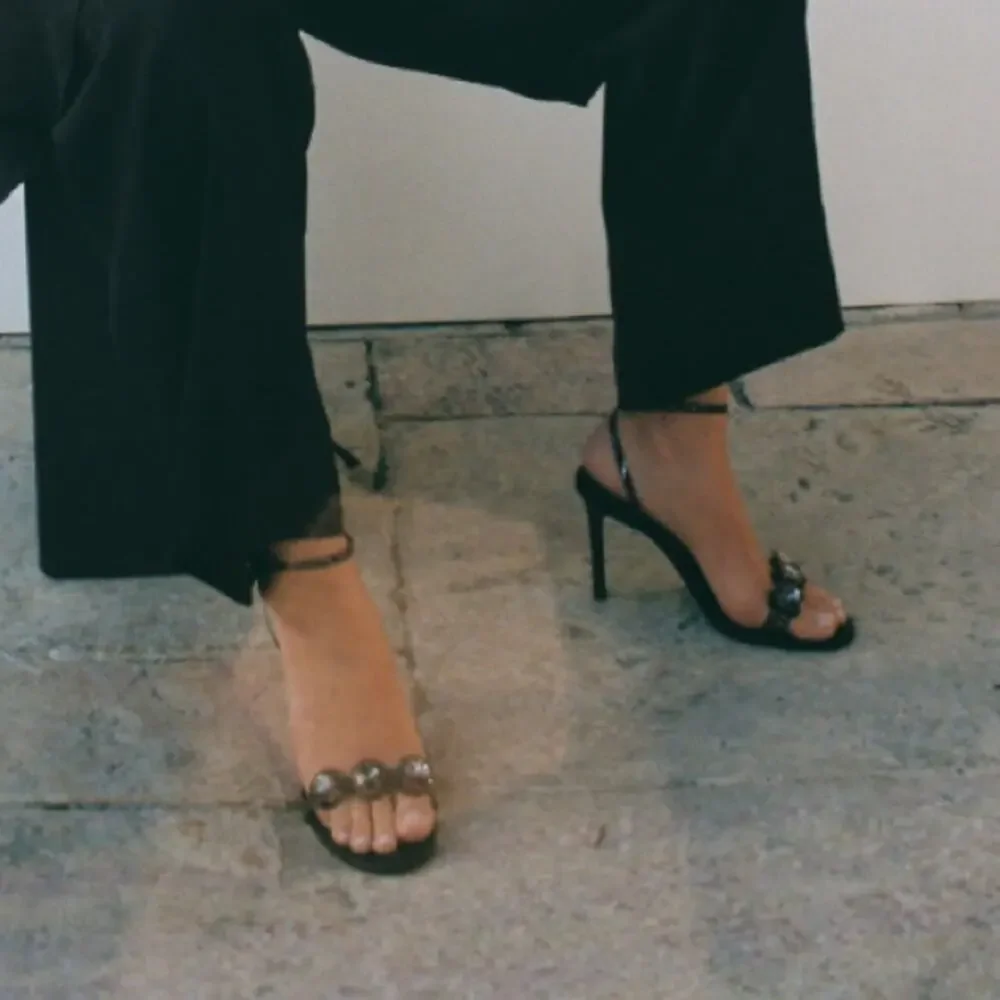 Zara EMBELLISHED VINYL HEELED SANDALS - Picture 6 of 16